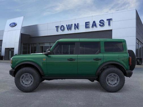Eruption Green Metallic 2025 Ford Bronco Badlands
