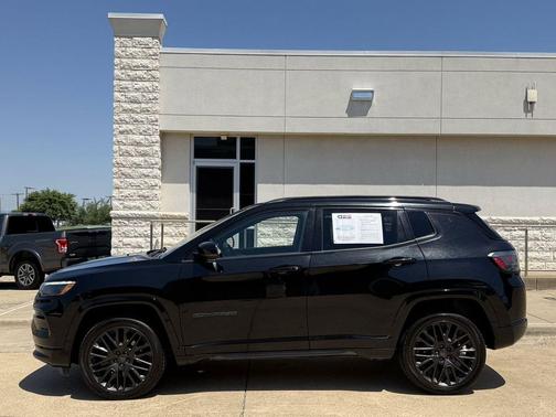Diamond Black Crystal Pearlcoat 2023 Jeep Compass High Altitude
