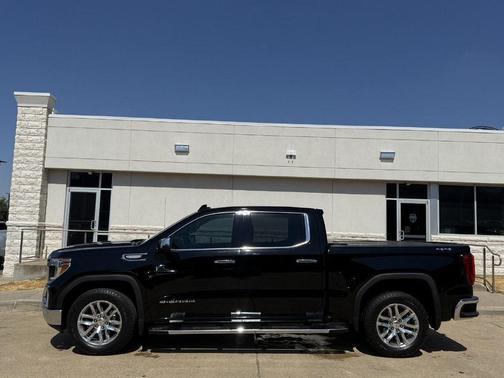 Onyx Black 2022 GMC Sierra 1500 SLT