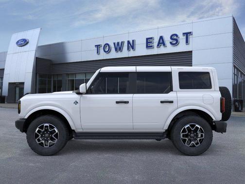 Oxford White 2026 Ford Bronco Outer Banks