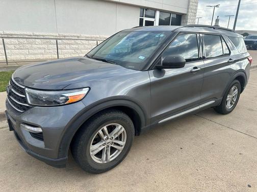 Carbonized Gray Metallic 2021 Ford Explorer XLT