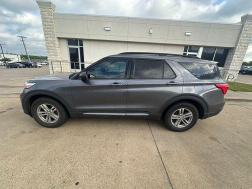 Carbonized Gray Metallic 2021 Ford Explorer XLT
