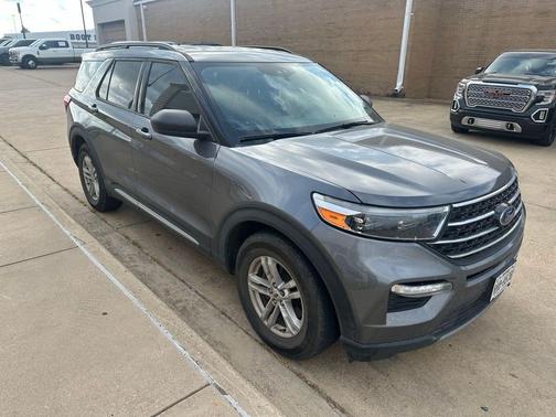 Carbonized Gray Metallic 2021 Ford Explorer XLT