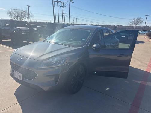2022 Ford Escape SE