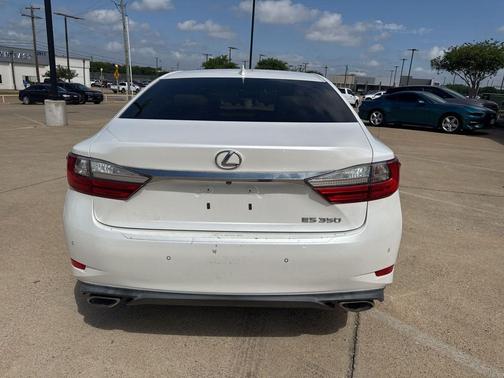 White Pearl 2016 Lexus ES 350 Base