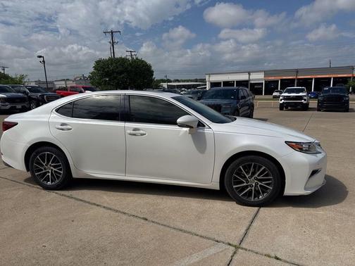 White Pearl 2016 Lexus ES 350 Base