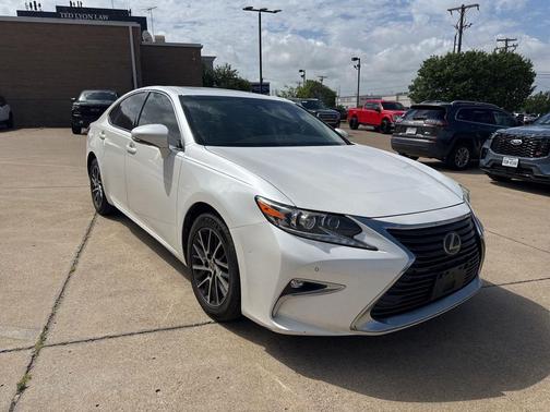 White Pearl 2016 Lexus ES 350 Base