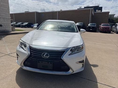 White Pearl 2016 Lexus ES 350 Base