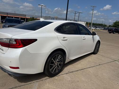 White Pearl 2016 Lexus ES 350 Base