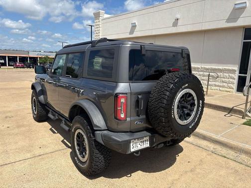 Carbonized Gray Metallic 2023 Ford Bronco Badlands