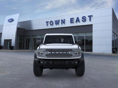 Oxford White 2026 Ford Bronco Badlands