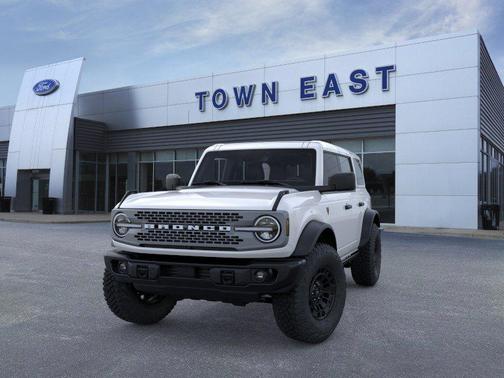 Oxford White 2026 Ford Bronco Badlands