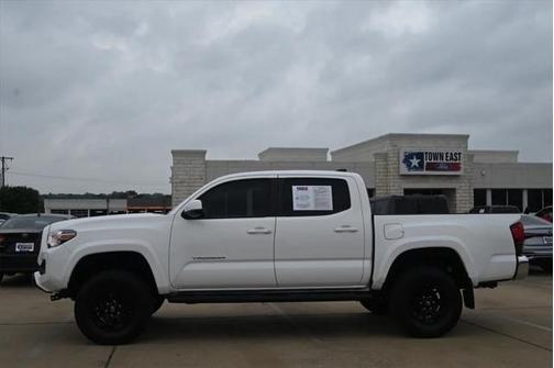 2022 Toyota Tacoma SR5