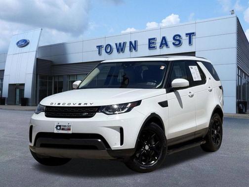 White 2019 Land Rover Discovery SE