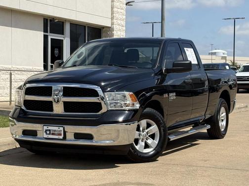 Diamond Black Crystal Pearlcoat 2021 RAM 1500 Tradesman