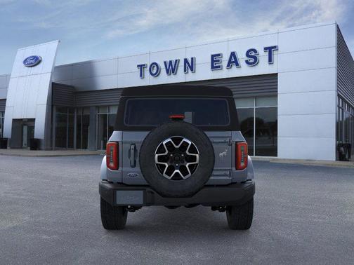 Azure Gray Metallic Tri-Coat 2025 Ford Bronco Outer Banks