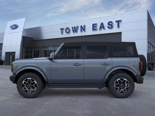 Azure Gray Metallic Tri-Coat 2025 Ford Bronco Outer Banks