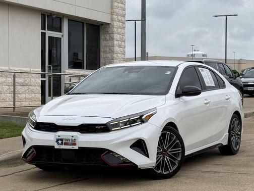 Snow White Pearl 2023 Kia Forte GT