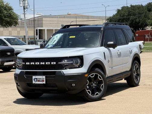 Space White Metallic 2026 Ford Bronco Sport Outer Banks