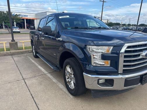 Blue 2017 Ford F-150 XLT