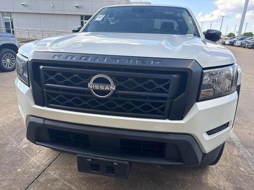 2022 Nissan Frontier S