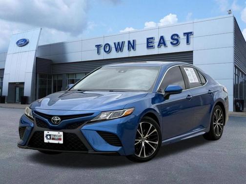 2019 Toyota Camry SE