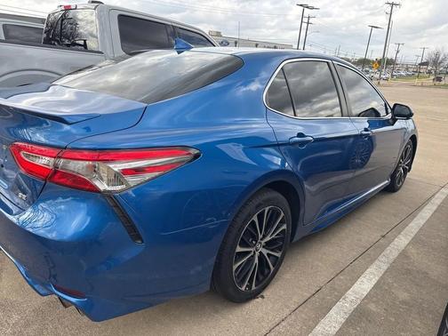 2019 Toyota Camry SE