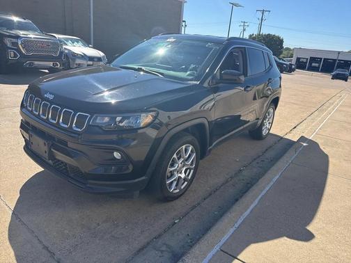 2022 Jeep Compass Latitude Lux