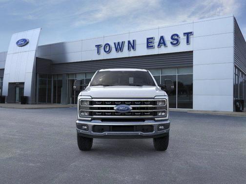 Oxford White 2026 Ford F-250 Lariat