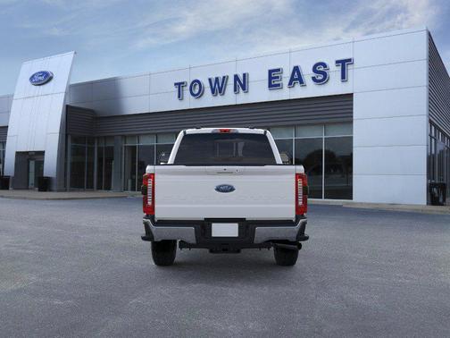 Oxford White 2026 Ford F-250 Lariat