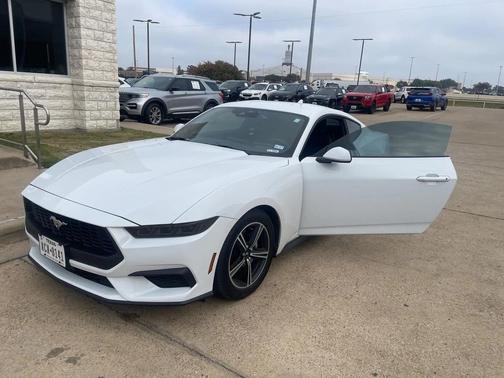 2025 Ford Mustang EcoBoost