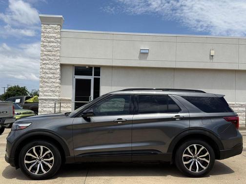 Magnetic Metallic 2020 Ford Explorer ST