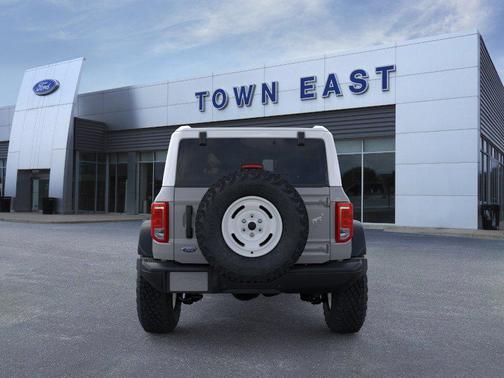 Avalanche Gray 2026 Ford Bronco Heritage Edition