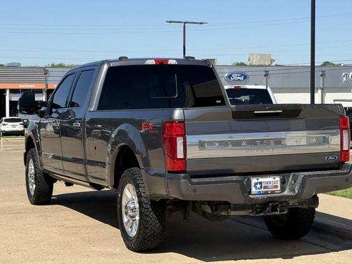 2022 Ford F-350 Platinum
