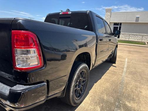 Diamond Black Crystal Pearlcoat 2021 RAM 1500 Big Horn/Lone Star