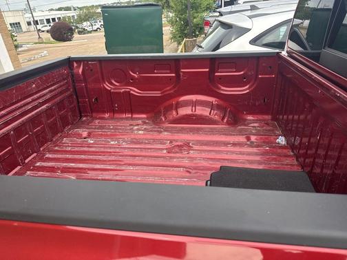 Cayenne Red 2017 Nissan Titan SV