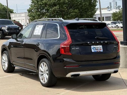 Onyx Black Metallic 2018 Volvo XC90 T6 Momentum
