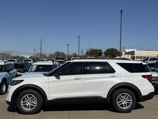 2026 Ford Explorer Active w/200A Pkg