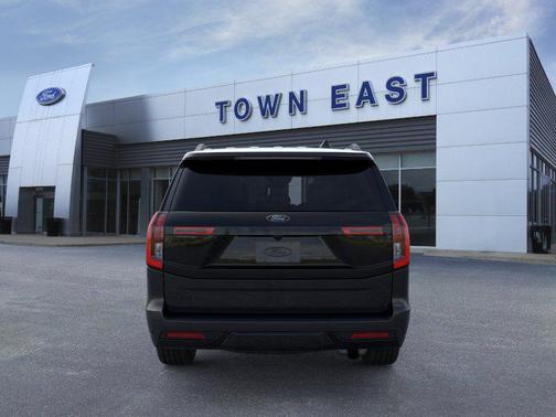 Agate Black Metallic 2026 Ford Expedition Platinum