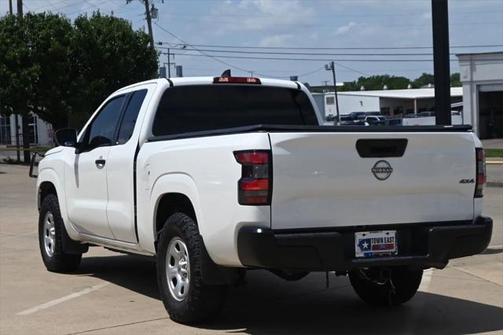 2022 Nissan Frontier S