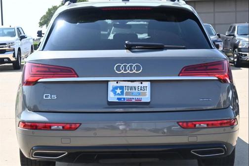 2023 Audi Q5 45 S line Premium Plus