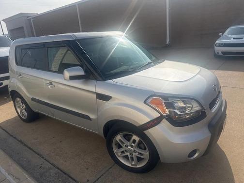 2011 Kia Soul +