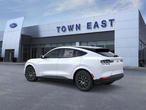 Star White Metallic Tri-Coat 2026 Ford Mustang Mach-E Premium