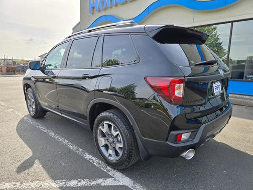 Crystal Black Pearl 2022 Honda Passport