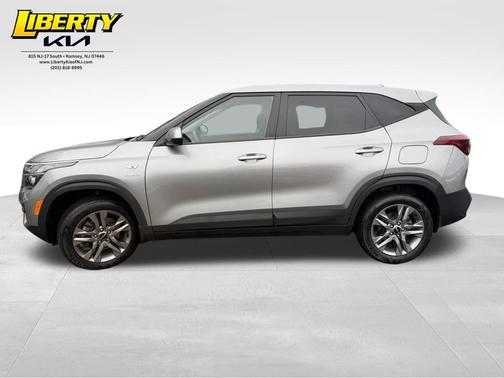 Steel Gray 2023 Kia Seltos LX
