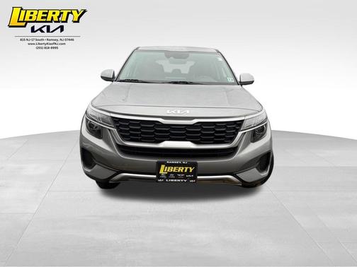 Steel Gray 2023 Kia Seltos LX