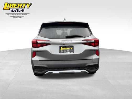 Steel Gray 2023 Kia Seltos LX