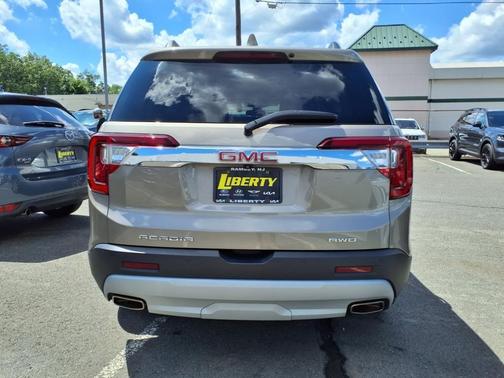 2022 GMC Acadia SLT