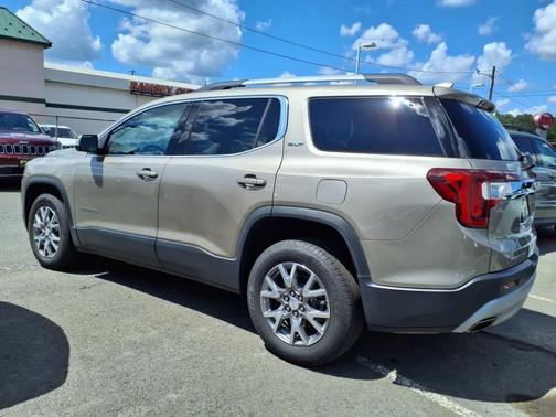2022 GMC Acadia SLT