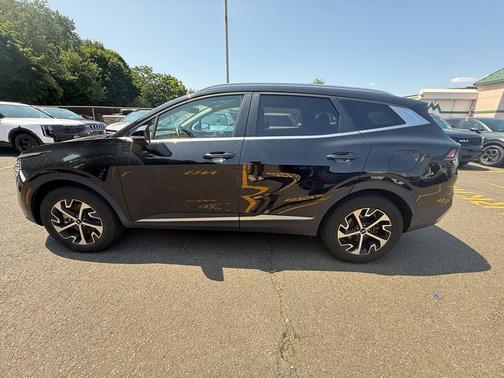 Ebony Black 2024 Kia Sportage EX